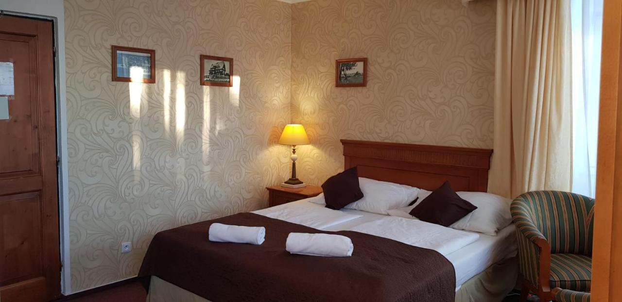 Hotel A Restaurace Pomezi Cinovec Bagian luar foto