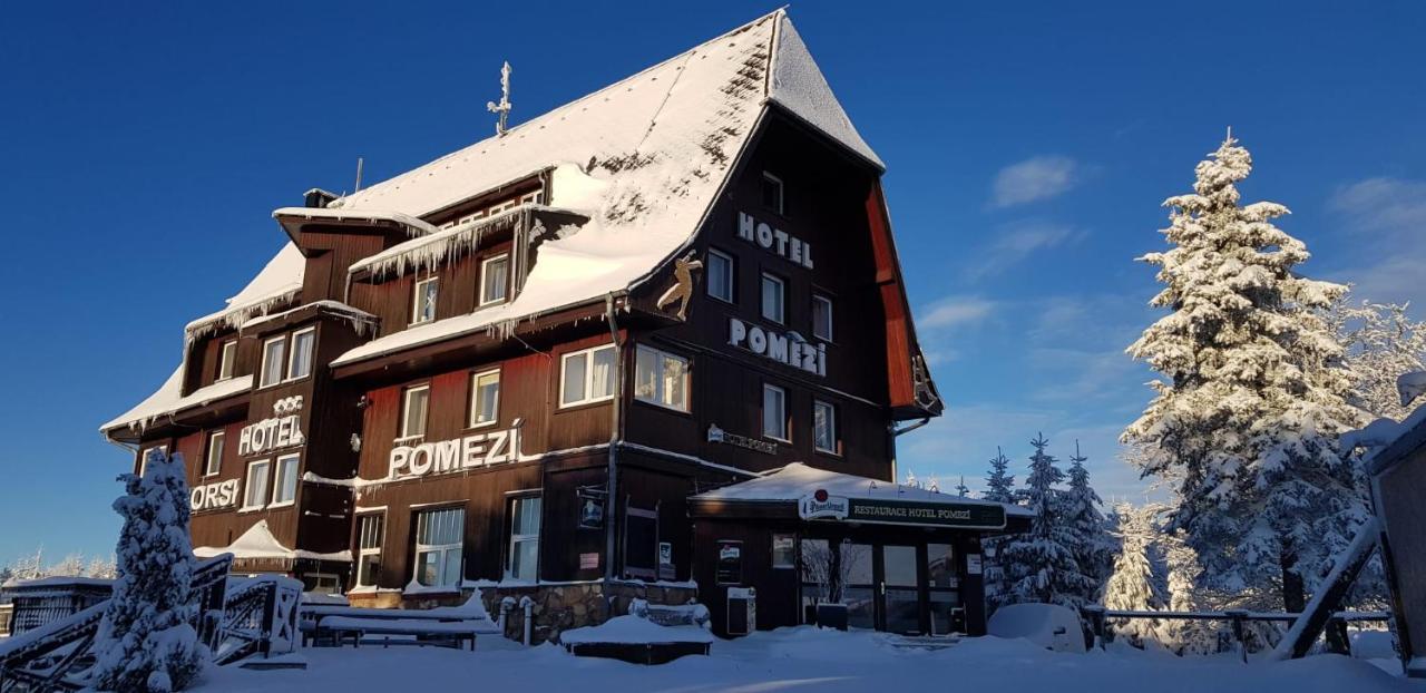 Hotel A Restaurace Pomezi Cinovec Bagian luar foto