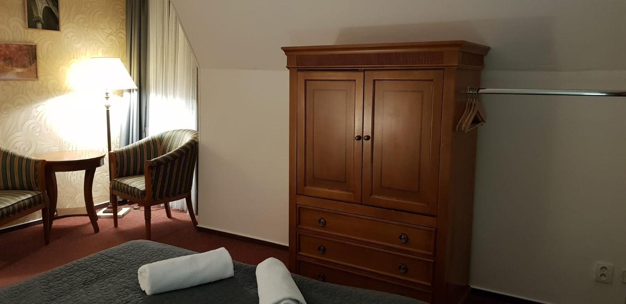 Hotel A Restaurace Pomezi Cinovec Bagian luar foto
