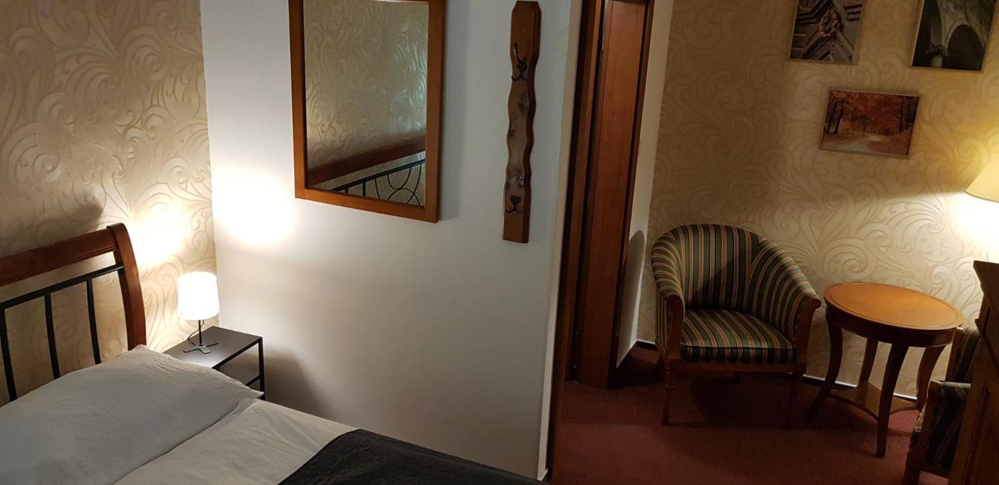Hotel A Restaurace Pomezi Cinovec Bagian luar foto
